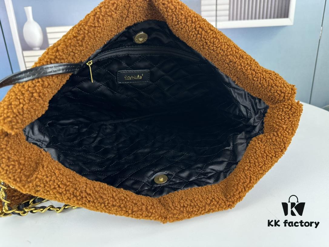 69304a0af09edb6de4c4e287 New Arrival Teddy Bag from Chanel 22B