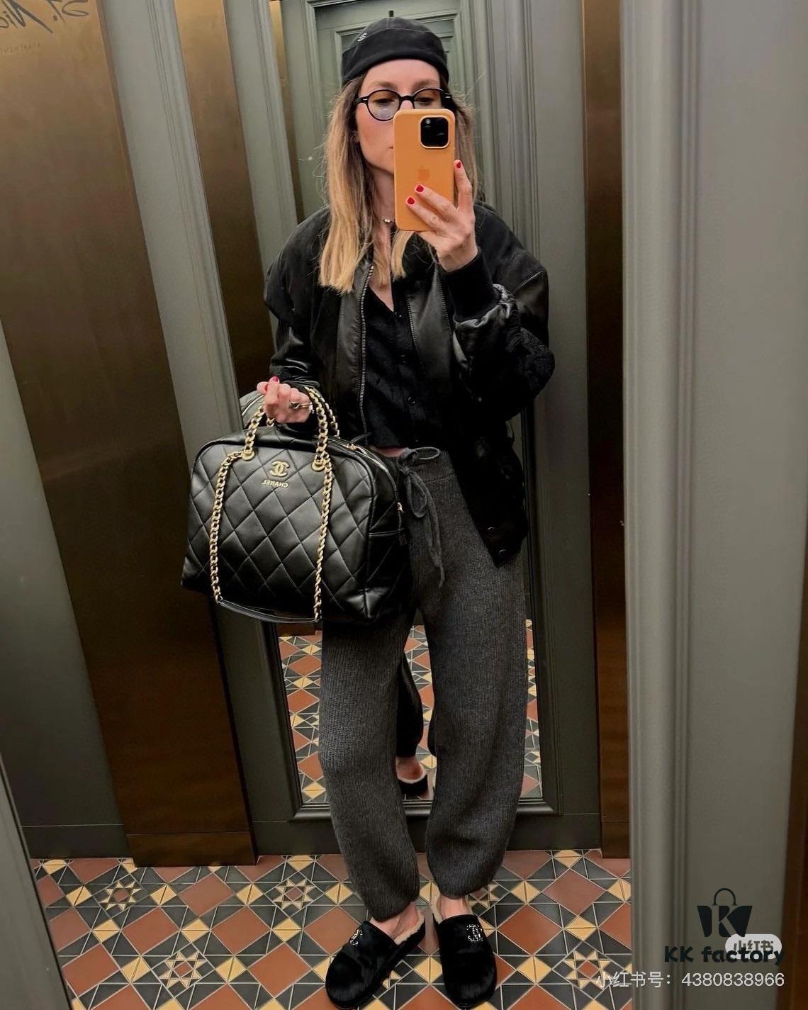 69304a1cf09edb6de4c4e2a0 New Large Size Extremely Hard-to-Get 24 Spring/Summer Chanel Bag!!!