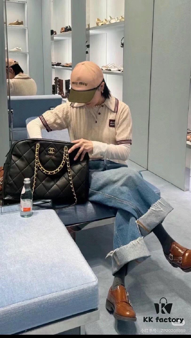 69304a1ef09edb6de4c4e2a4 New Large Size Extremely Hard-to-Get 24 Spring/Summer Chanel Bag!!!