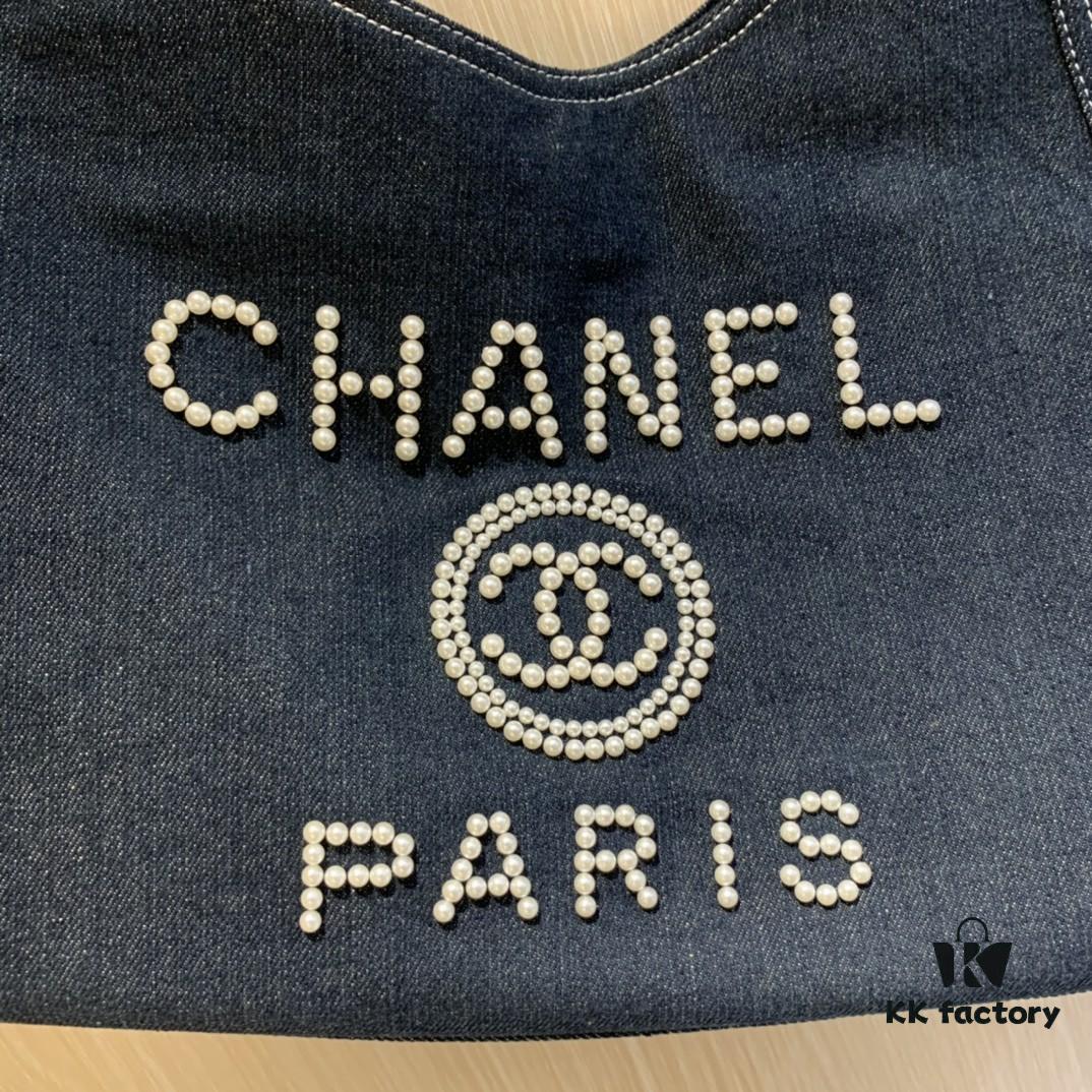 Xiaoxiang Home Chanel Denim Crossbody Tote Bag [CHANEL] 2024 New Trendy Fashionable Popular Style, Perfectly Designed to Capture Girls' Hearts, Chanel Denim Collection, Large Capacity, Lightweight, Flattering for Everyone, Must-Have for Stylish Women