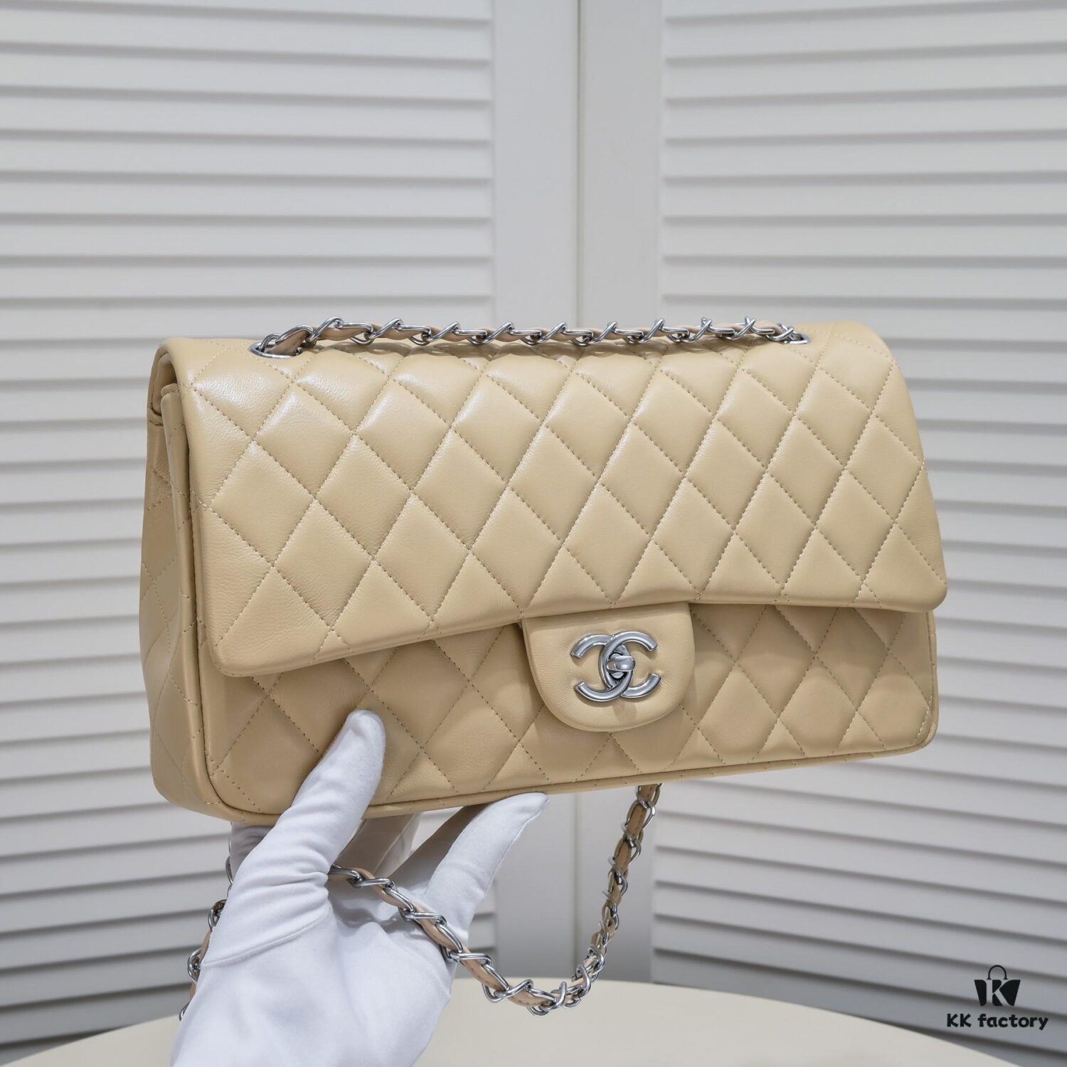 69304a4df09edb6de4c4e2df Beige Chanel Century Classic Style, meticulously crafted with precision stitching, imported lambskin paired with original hardware, full quilting, perfect softness and shape, size: 30X18X8cm, model number: 1113