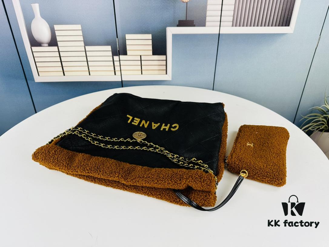 69304a60f09edb6de4c4e2fb New Arrival Teddy Bag from Chanel 22B