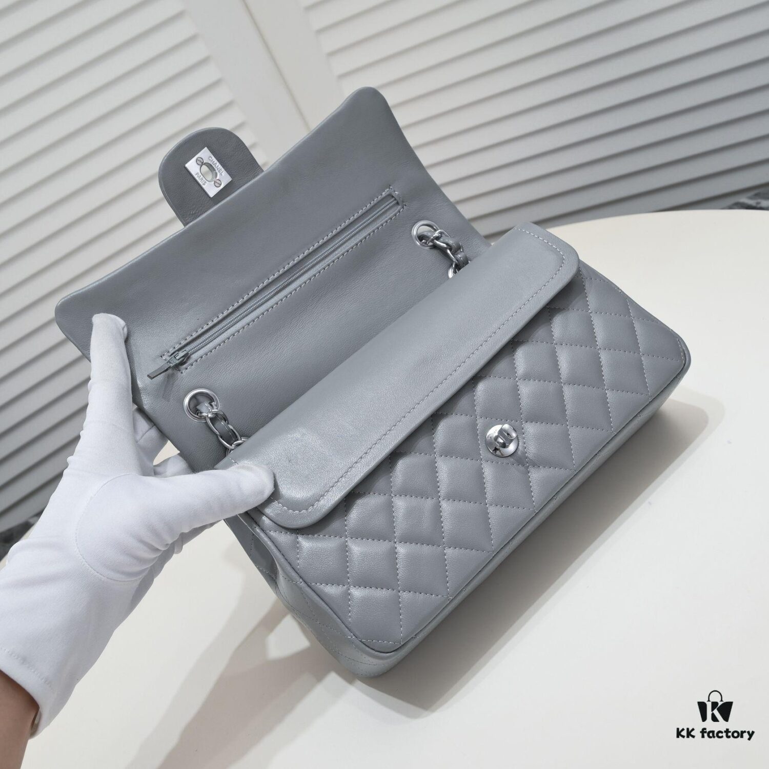 69304a66f09edb6de4c4e306 Gray Chanel Classic Lambskin Crossbody Bag with Red Interior, Summer Style 25.5*16*6.5 cm