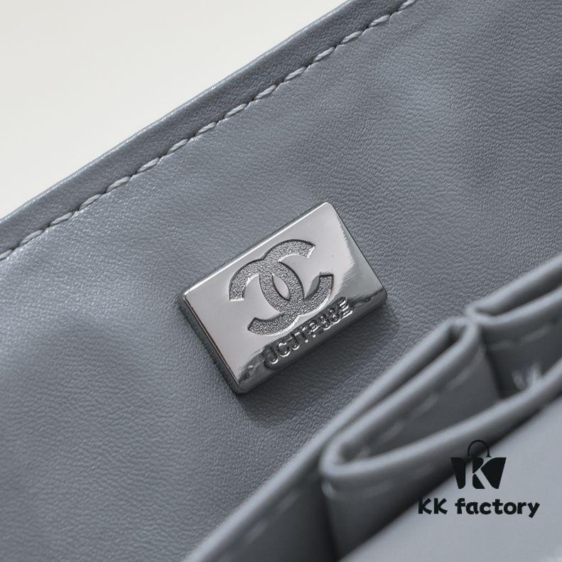 69304a67f09edb6de4c4e309 Gray Chanel Classic Lambskin Crossbody Bag with Red Interior, Summer Style 25.5*16*6.5 cm