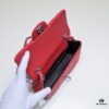 Bright Red 💥 CF Versatile Caviar Leather Handbag 🌹 Chanel 💃🏻‼️ Timeless Classic [Blush] Elegant and Noble Demeanor 💃🏻 Favorite Among Socialites 🌟 Premium Soft and Luxurious Leather, Refined Hardware from Boutique, Flawless Craftsmanship [Thumbs Up] Radiant and Feminine 😝 [Strong] Durable and Luxurious 🌟 Dimensions: 20*14*7cm Model No. 1116 Reversed Edge