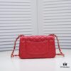 Bright Red CF Versatile Lamb Leather Bag 🌹 Chanel 💃🏻‼️ Timeless Classic [Blush] Elegant and Refined, the Favorite of Sophisticated Women 🌟 Premium Soft Leather with High-End Craftsmanship, Flawless Details from Official Retail Stores [Strong] Radiant and Feminine 😝[Strong] Luxurious and Durable 🌟 Size: 20*14*7cm, Model No.: 1116