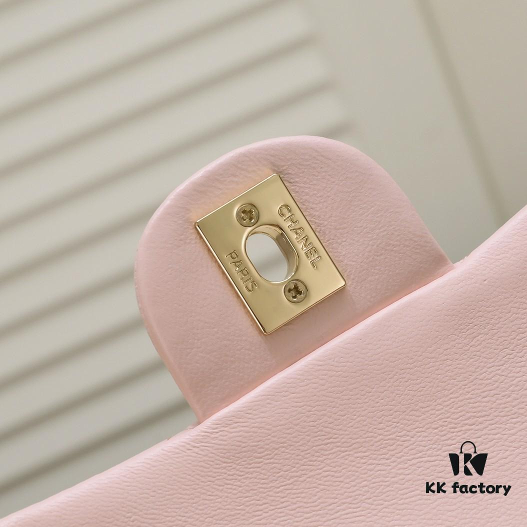 69304a86f09edb6de4c4e337 Pink CF Classic Style Soft Lambskin Handbag 🌹 Chanel 💃🏻 Elegant and Timeless Design, Favored by Sophisticated Women