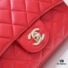 Bright Red CF Versatile Lamb Leather Bag 🌹 Chanel 💃🏻‼️ Timeless Classic [Blush] Elegant and Refined, the Favorite of Sophisticated Women 🌟 Premium Soft Leather with High-End Craftsmanship, Flawless Details from Official Retail Stores [Strong] Radiant and Feminine 😝[Strong] Luxurious and Durable 🌟 Size: 20*14*7cm, Model No.: 1116