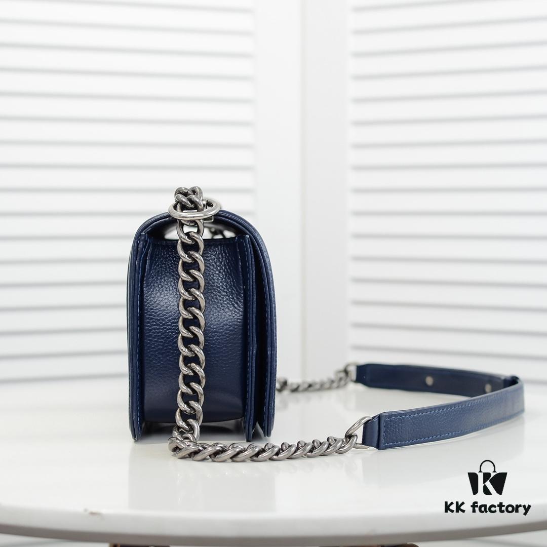 69304acff09edb6de4c4e3a4 Genuine Leather with Original Hardware Chanel-Style Handbag, 25*15*8cm
