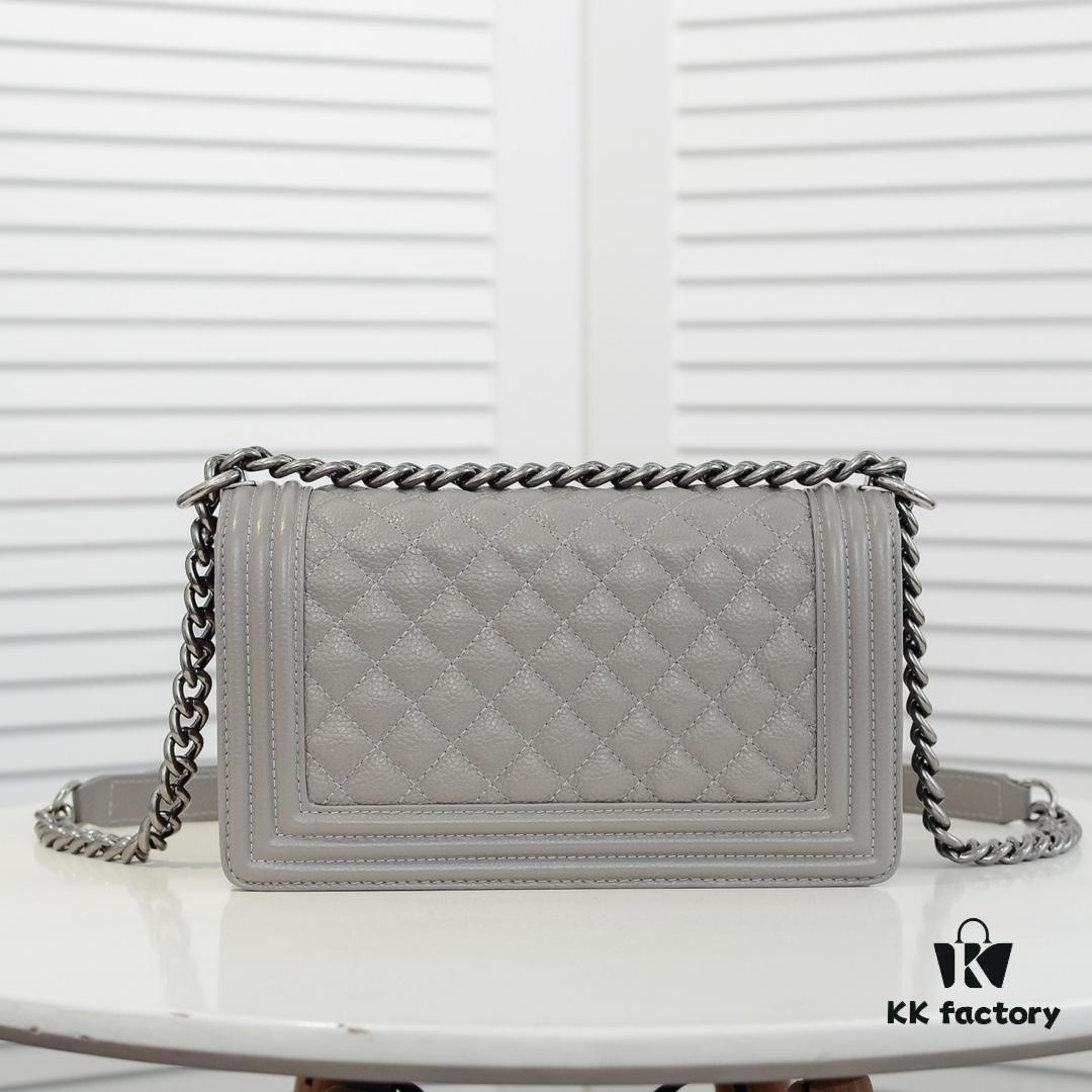 69304ae3f09edb6de4c4e3c5 Authentic Leather with Original Hardware Chanel Handbag