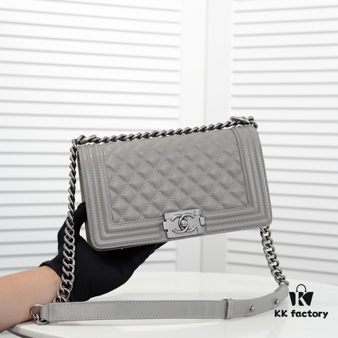 69304ae4f09edb6de4c4e3c7 Authentic Leather with Original Hardware Chanel Handbag