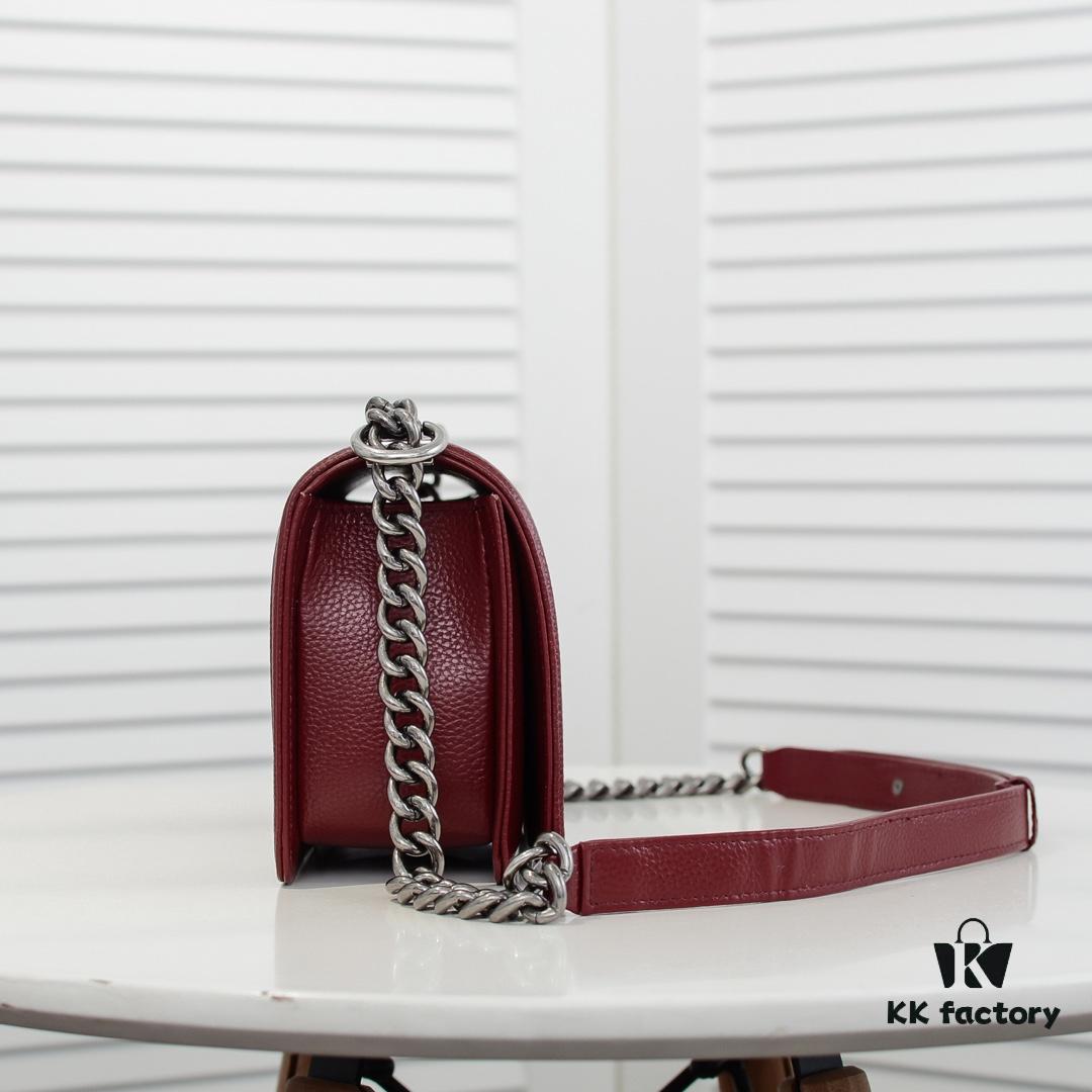69304aedf09edb6de4c4e3d7 Full Genuine Leather with Original Hardware Chanel Handbag