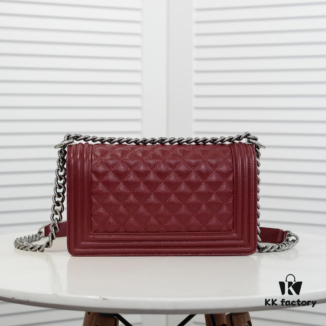 69304aeef09edb6de4c4e3d8 Full Genuine Leather with Original Hardware Chanel Handbag
