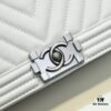 69304b41f09edb6de4c4e455 Chanel Crown Lambskin Bag with Original Hardware - Full Sheepskin, Thickened Electroplated Metal Fittings, Vintage Silver V-Check Pattern, 25*15*8cm