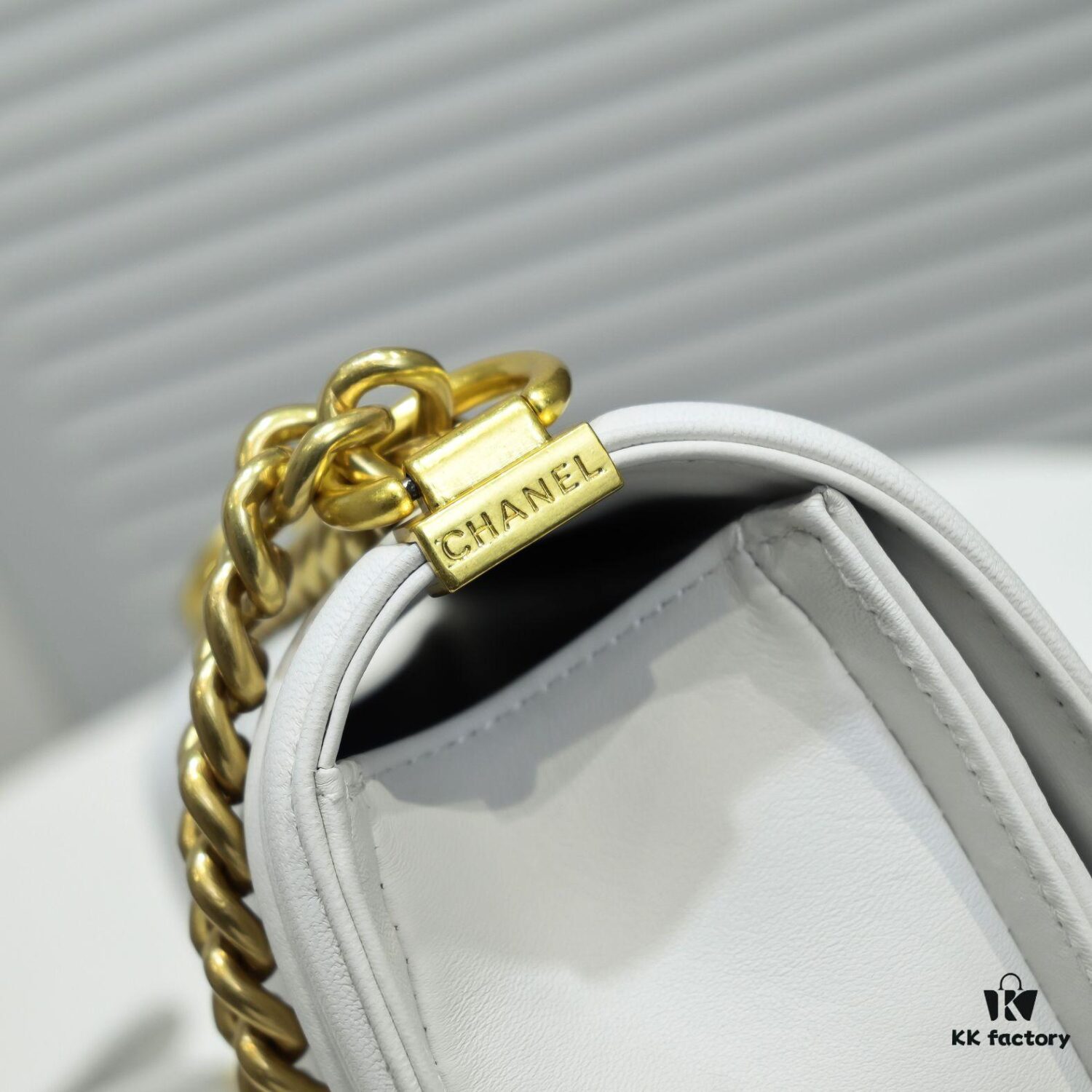 69304b48f09edb6de4c4e45f Chanel Crown Lambskin Leather Bag with Original Hardware - Full Sheepskin with Thickened Electroplated Gold Fittings