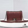 69304b4af09edb6de4c4e461 Chanel Genuine Lambskin Handbag with Original Hardware - Full Sheepskin, Thickened Electroplated Metal Fittings, Premium Craftsmanship, Resistant and Stylish