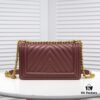 69304b4ff09edb6de4c4e46e Chanel Crown Lambskin Bag with Original Hardware - Full Sheepskin, Thickened Electroplated Metal Fittings, Scratch-Resistant and Highly Elastic Base, Premium Craftsmanship, Size 25*15*8cm Model No. 67086 Gold-Inlaid V Pattern