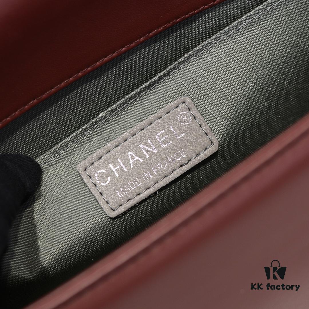 69304b51f09edb6de4c4e471 Chanel Genuine Lambskin Handbag with Original Hardware - Full Sheepskin, Thickened Electroplated Metal Fittings, Premium Craftsmanship, Resistant and Stylish