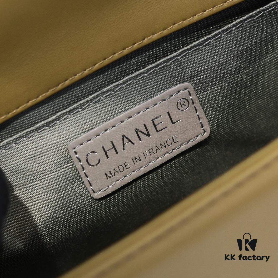 69304b64f09edb6de4c4e491 Chanel Genuine Lambskin Bag with Original Hardware - Full Sheepskin, Thickened Electroplated Metal Accessories, Premium Craftsmanship, Soft and Resilient Base, No Marks When Pinched, High-End Quality, Fits Seamlessly in Display Cases, Size 25*15*8cm, Model: 67086V