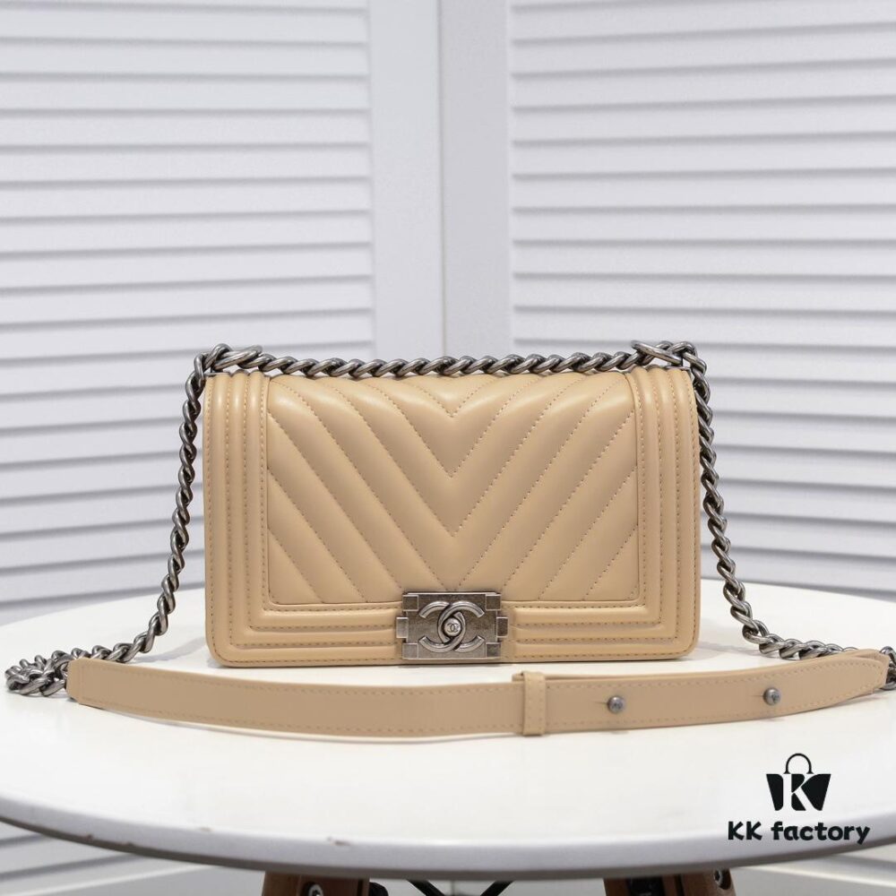 Chanel Genuine Lambskin Bag with Original Hardware - Full Sheepskin, Thickened Electroplated Metal, Premium Craftsmanship, Size 25*15*8cm Model No. 67086V