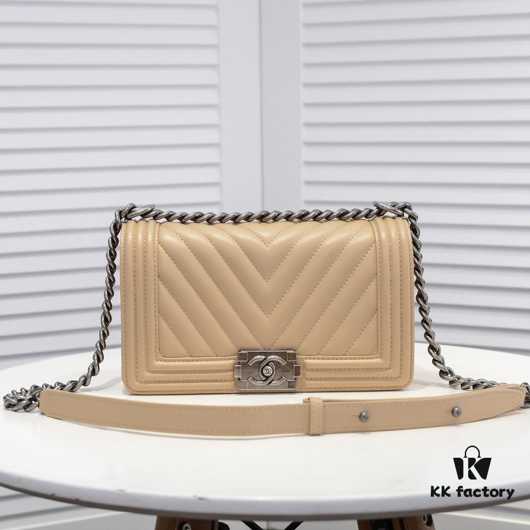 69304b69f09edb6de4c4e496 Chanel Genuine Lambskin Bag with Original Hardware - Full Sheepskin, Thickened Electroplated Metal, Premium Craftsmanship, Size 25*15*8cm Model No. 67086V