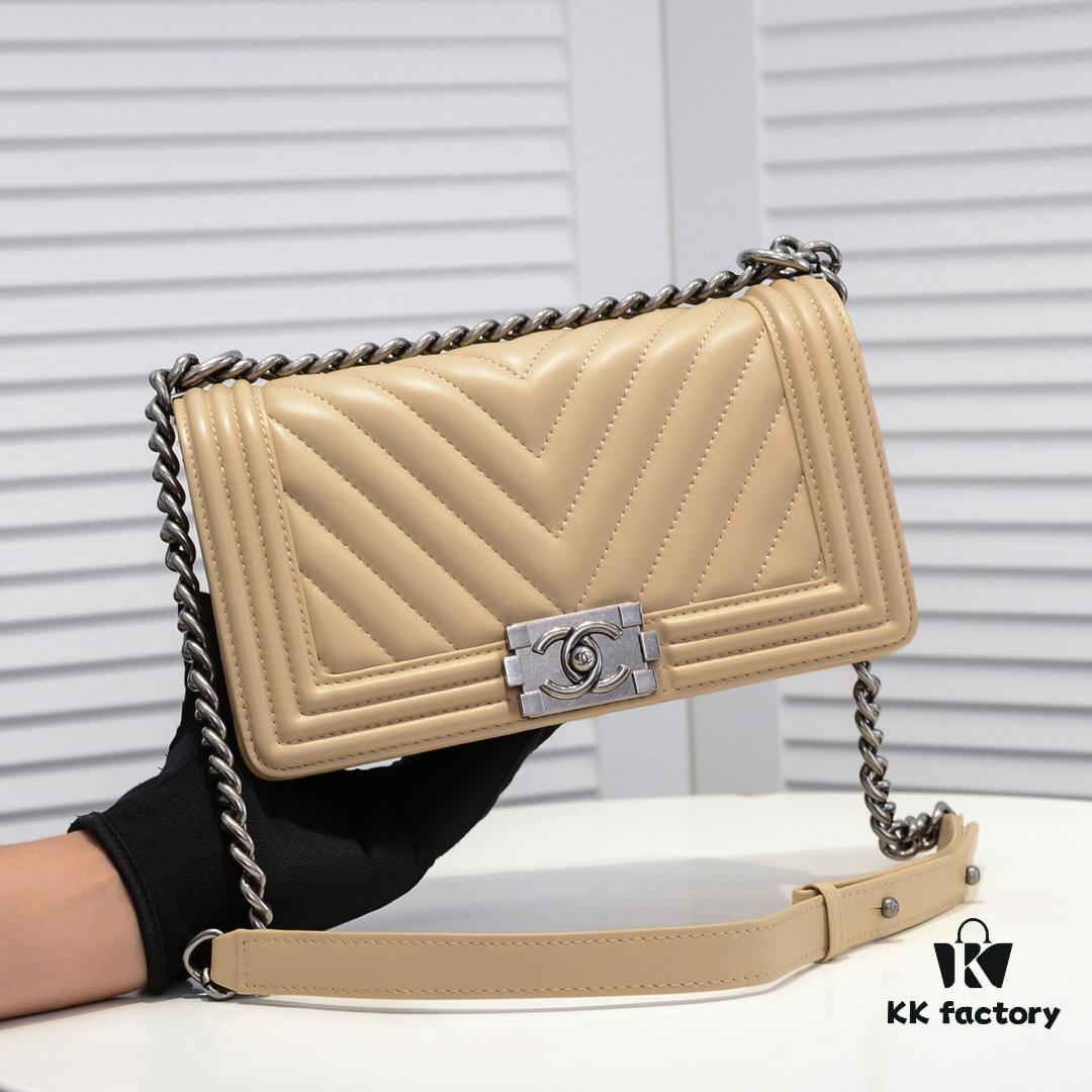 69304b6ef09edb6de4c4e49c Chanel Genuine Lambskin Bag with Original Hardware - Full Sheepskin, Thickened Electroplated Metal, Premium Craftsmanship, Size 25*15*8cm Model No. 67086V
