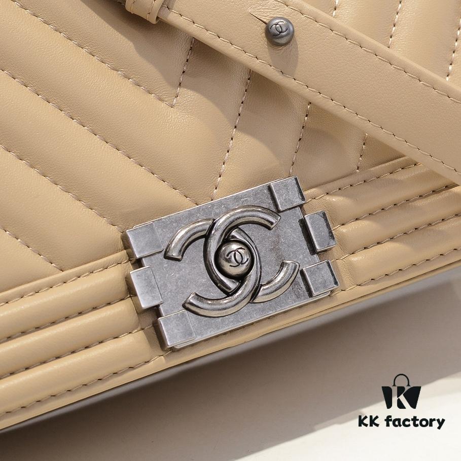 69304b6ff09edb6de4c4e49e Chanel Genuine Lambskin Bag with Original Hardware - Full Sheepskin, Thickened Electroplated Metal, Premium Craftsmanship, Size 25*15*8cm Model No. 67086V