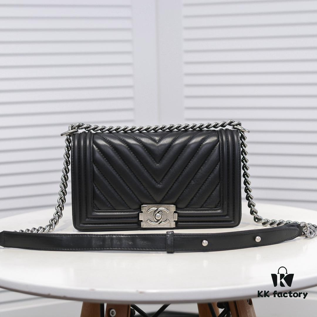 69304b77f09edb6de4c4e4a8 Chanel Full Lambskin with Original Hardware - Premium Craftsmanship, Thickened Electroplated Metal Fittings, Excellent Elasticity and Durability