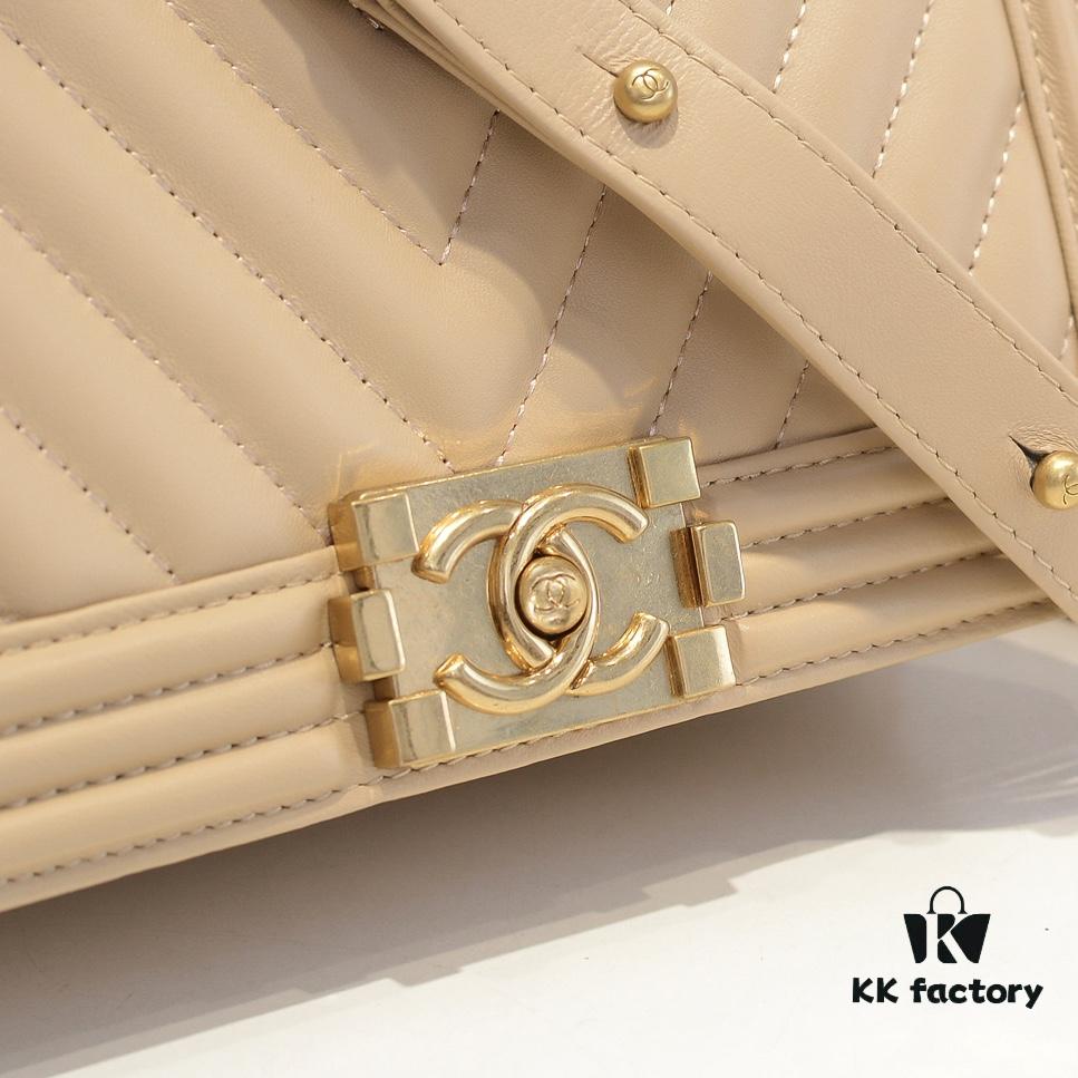 69304b77f09edb6de4c4e4a9 Chanel Crown Lambskin Bag with Full Sheepskin and Original Hardware - Thickened Electroplated Metal, Premium Craftsmanship, Real Stock, Real Photos