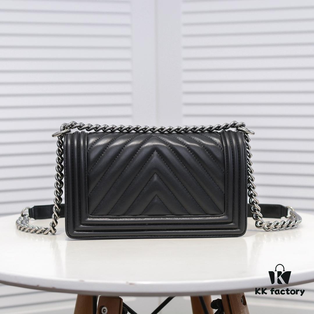 69304b7af09edb6de4c4e4ae Chanel Full Lambskin with Original Hardware - Premium Craftsmanship, Thickened Electroplated Metal Fittings, Excellent Elasticity and Durability