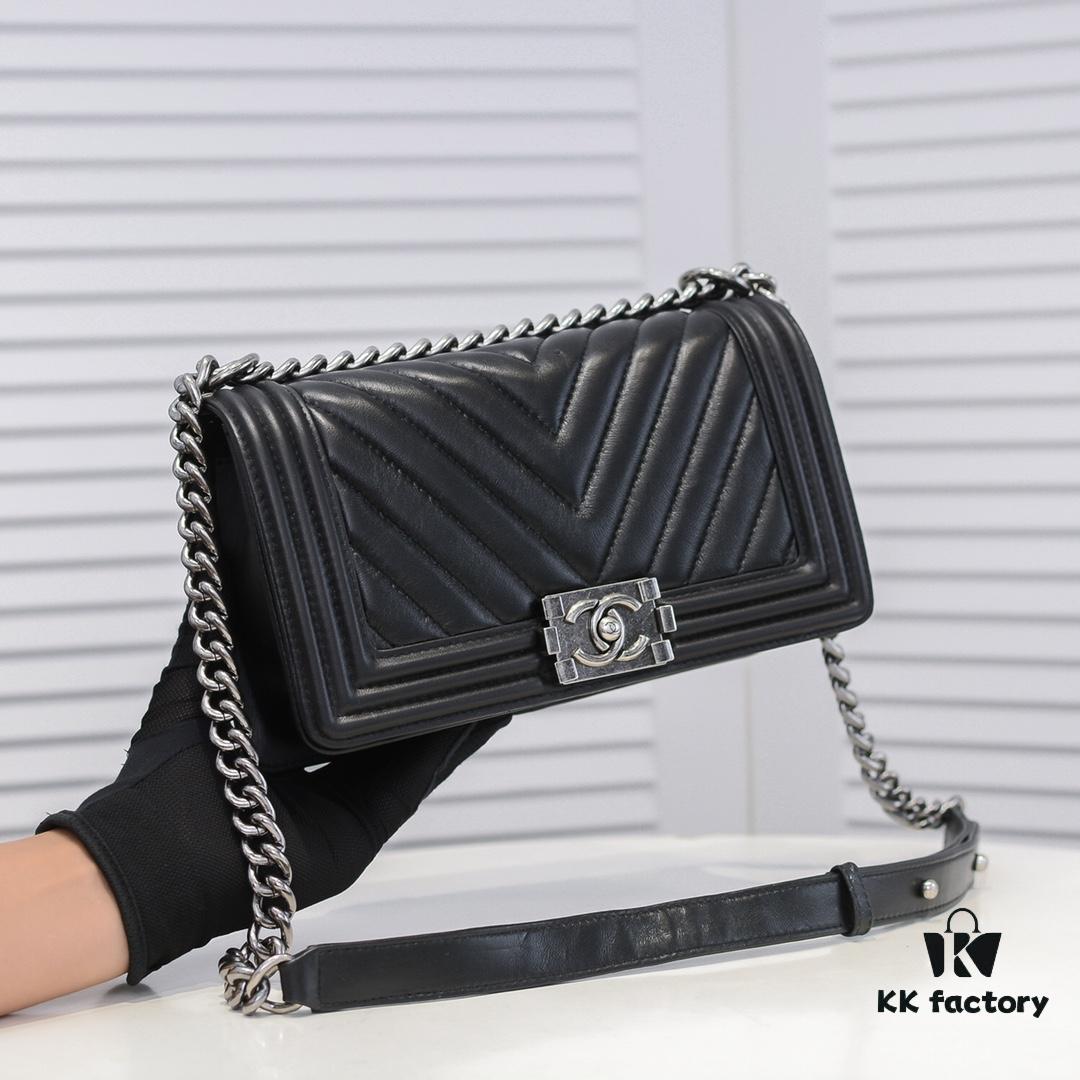 69304b7bf09edb6de4c4e4af Chanel Full Lambskin with Original Hardware - Premium Craftsmanship, Thickened Electroplated Metal Fittings, Excellent Elasticity and Durability