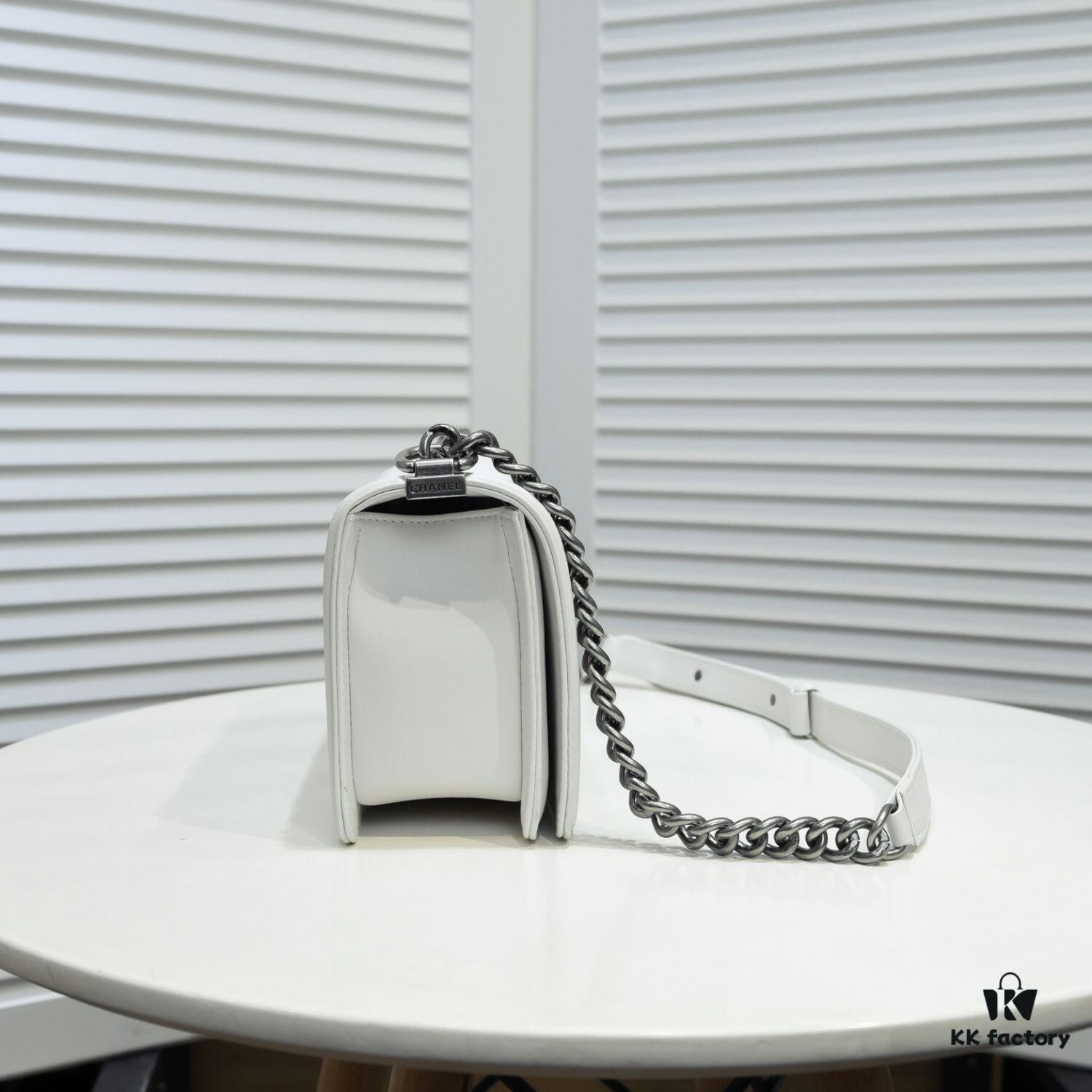 69304b85f09edb6de4c4e4bf Chanel Genuine Lambskin Bag with Original Hardware - Antique Silver, 25x15x8cm