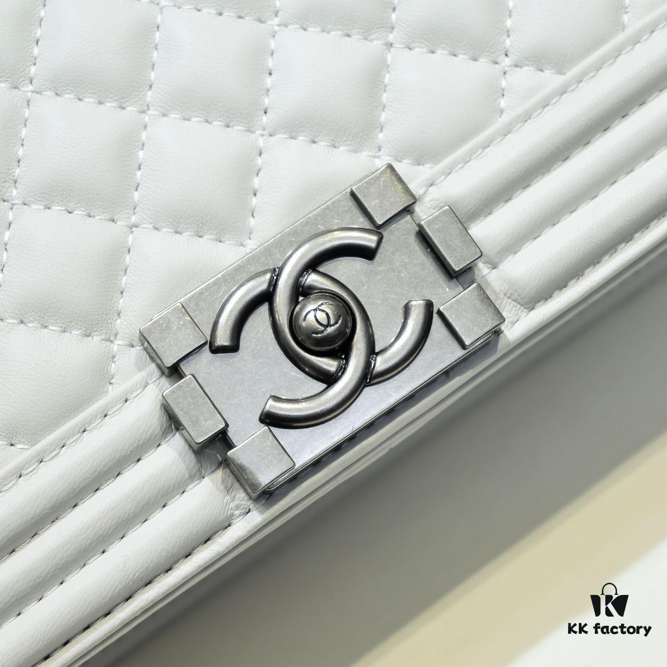 69304b88f09edb6de4c4e4c1 Chanel Genuine Lambskin Bag with Original Hardware - Antique Silver, 25x15x8cm