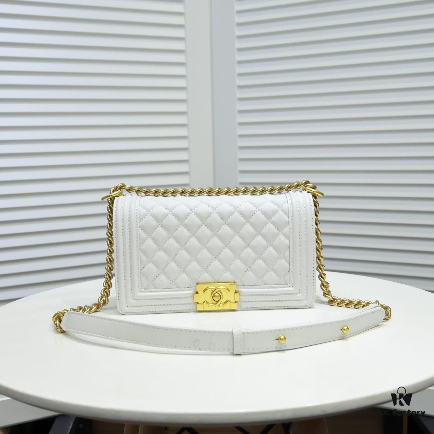69304b8cf09edb6de4c4e4c9 Chanel Crown Lambskin Bag with Original Hardware - Full Sheepskin, Thickened Electroplated Metal Fittings, High-Quality Craftsmanship, Premium Durable Design