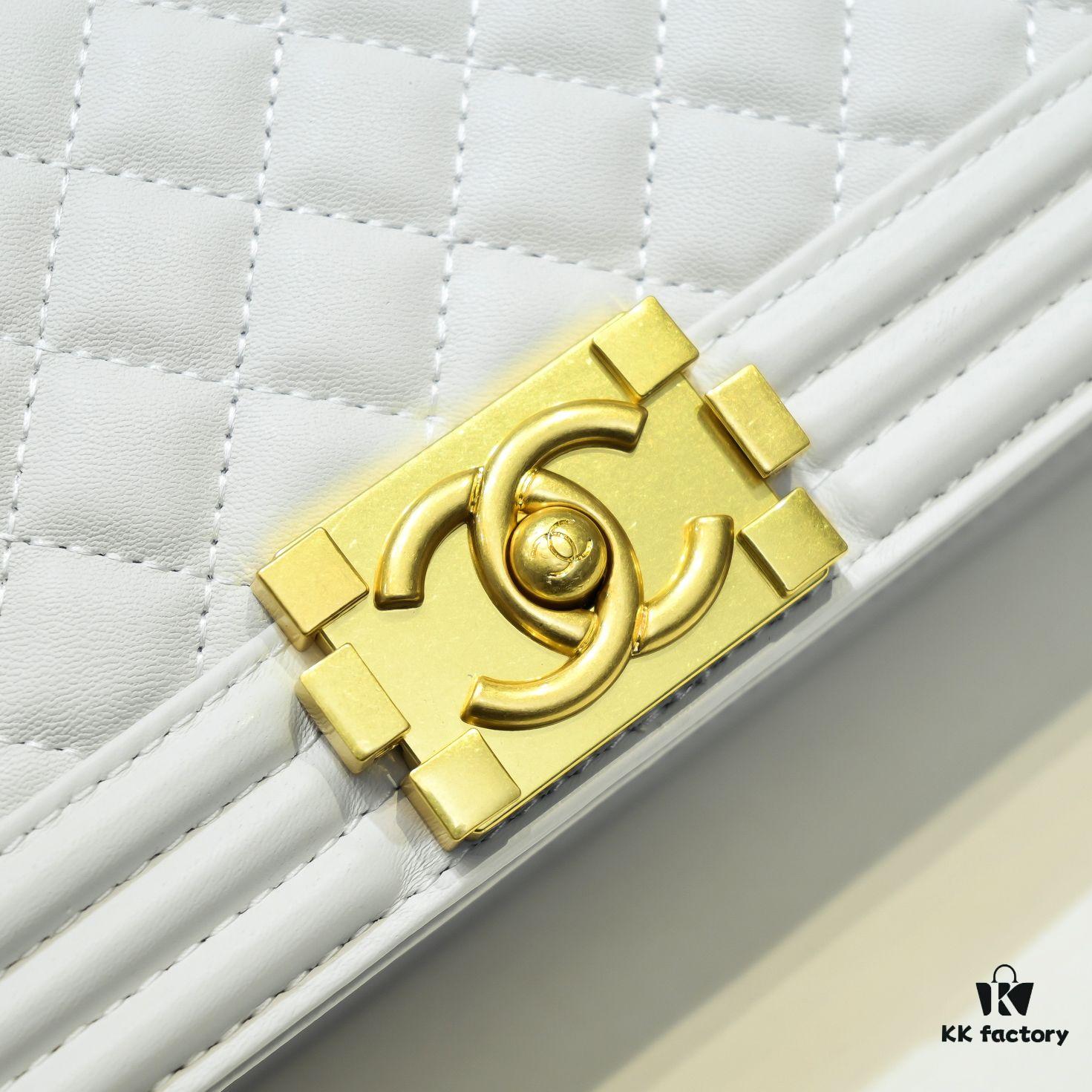 69304b8ef09edb6de4c4e4cb Chanel Crown Lambskin Bag with Original Hardware - Full Sheepskin, Thickened Electroplated Metal Fittings, High-Quality Craftsmanship, Premium Durable Design