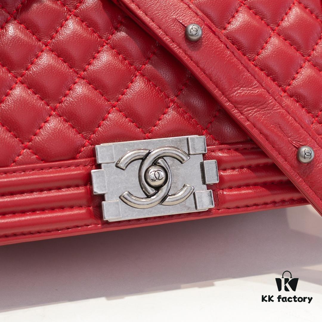 69304b96f09edb6de4c4e4d3 Chanel Genuine Lambskin Bag with Original Hardware - Full Lamb Leather, Thickened Electroplated Metal Accessories