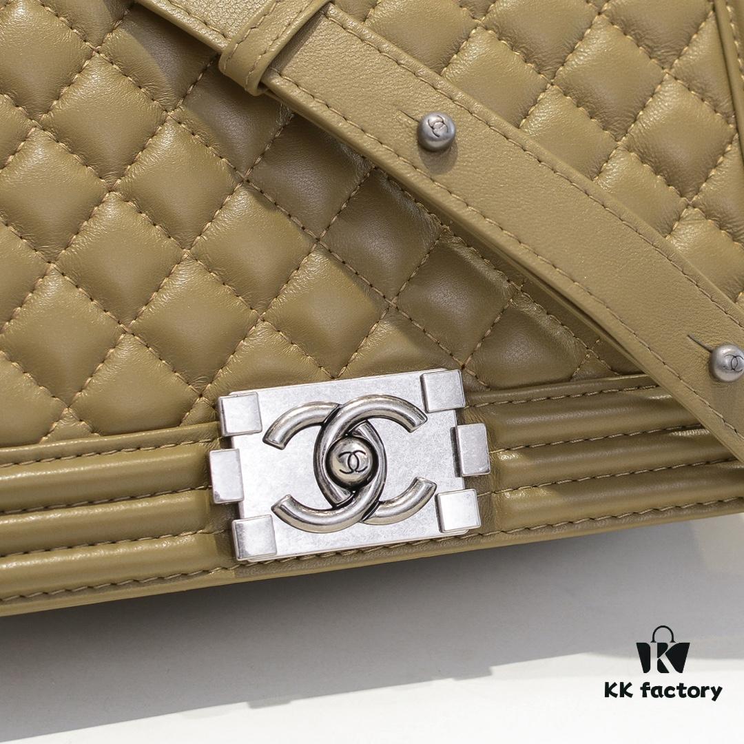 69304bb3f09edb6de4c4e4fa Chanel Genuine Lambskin Handbag with Original Hardware - Full Sheepskin with Thickened Electroplated Metal Fittings