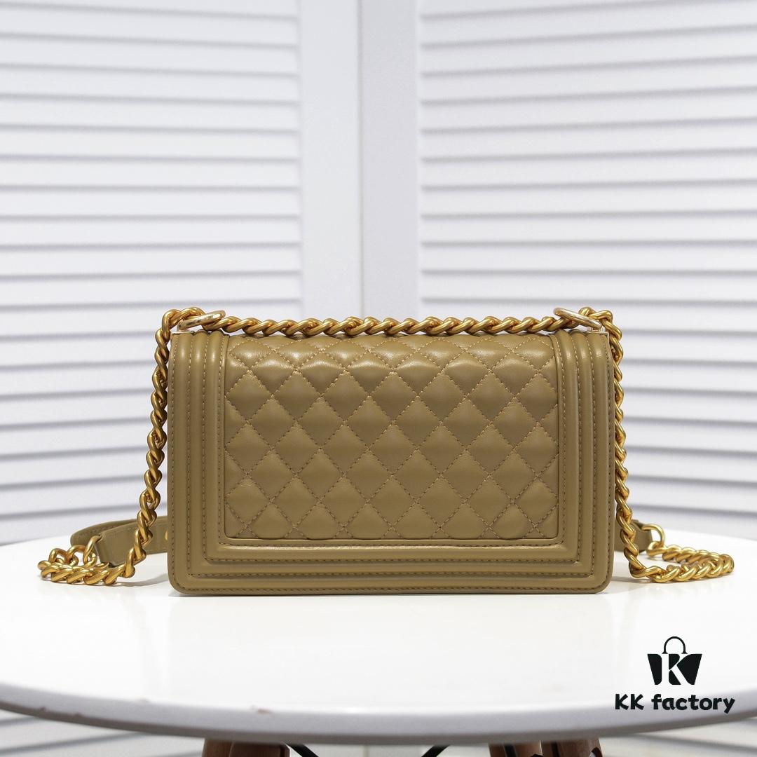 69304bb6f09edb6de4c4e4fd Chanel Crown Lambskin Bag with Original Hardware - Full Sheepskin, Thickened Electroplated Metal Fittings, Premium Craftsmanship, Soft and Resilient Base, No Mark After Squeezing, Real Stock, Real Photos