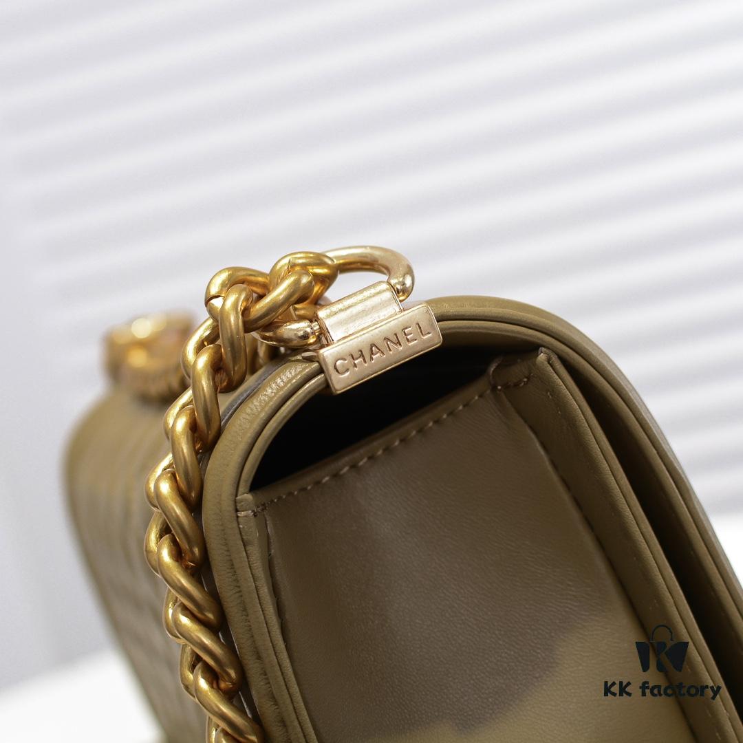 69304bb8f09edb6de4c4e501 Chanel Crown Lambskin Bag with Original Hardware - Full Sheepskin, Thickened Electroplated Metal Fittings, Premium Craftsmanship, Soft and Resilient Base, No Mark After Squeezing, Real Stock, Real Photos