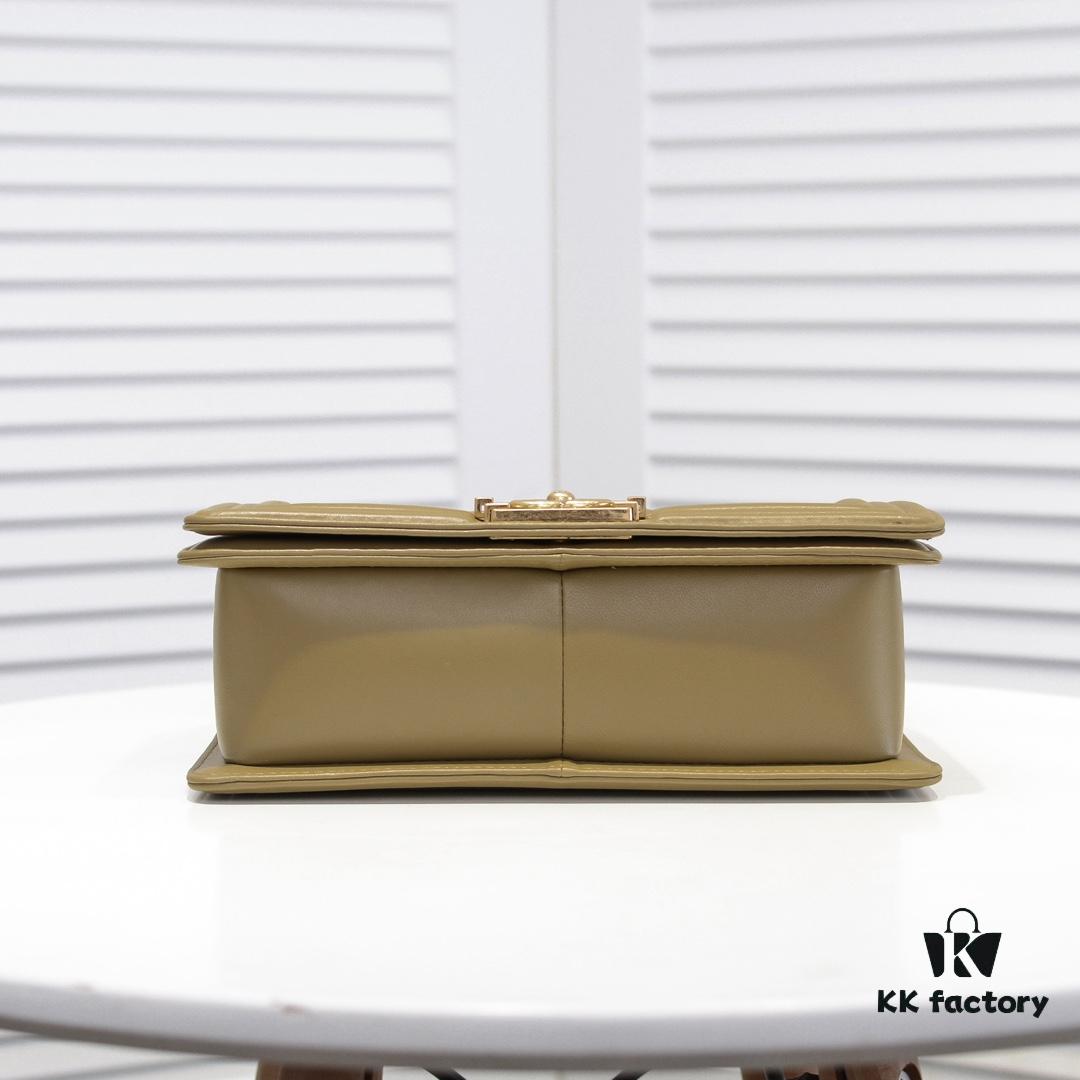 69304bb8f09edb6de4c4e502 Chanel Crown Lambskin Bag with Original Hardware - Full Sheepskin, Thickened Electroplated Metal Fittings, Premium Craftsmanship, Soft and Resilient Base, No Mark After Squeezing, Real Stock, Real Photos