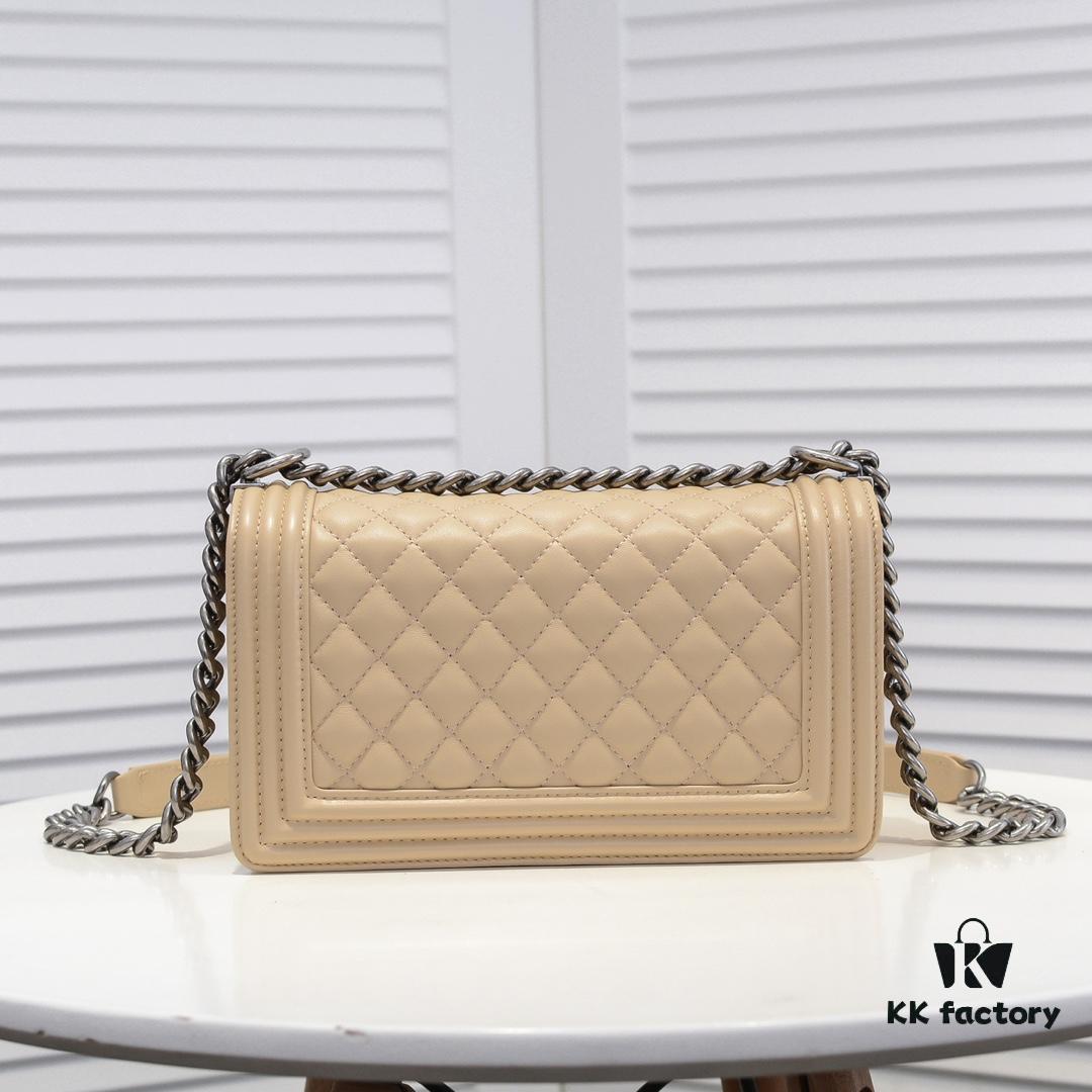 69304bbdf09edb6de4c4e508 Chanel Genuine Lambskin Bag with Original Hardware - Full Lamb Leather, Thickened Electroplated Metal Fittings