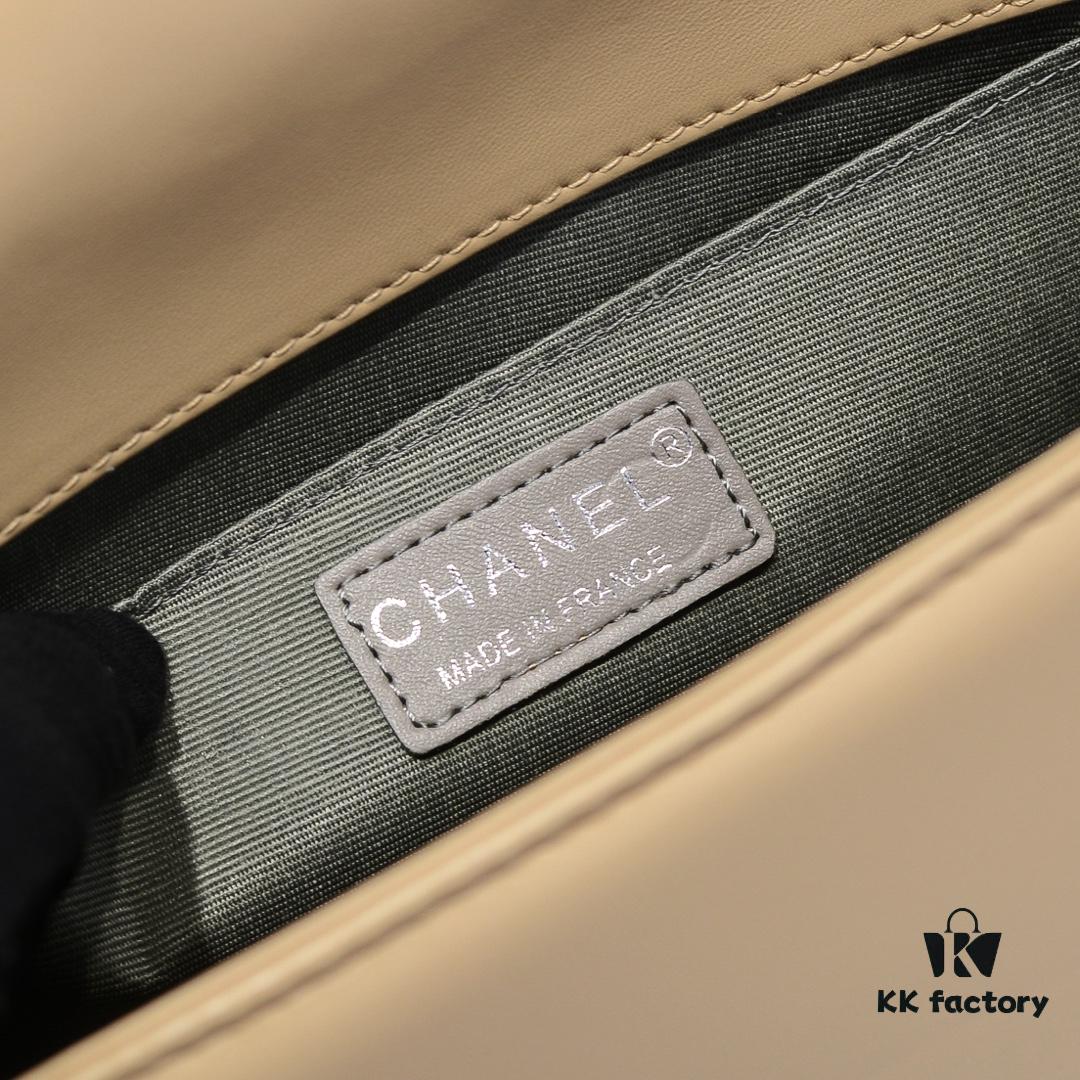 69304bc0f09edb6de4c4e50e Chanel Genuine Lambskin Bag with Original Hardware - Full Lamb Leather, Thickened Electroplated Metal Fittings