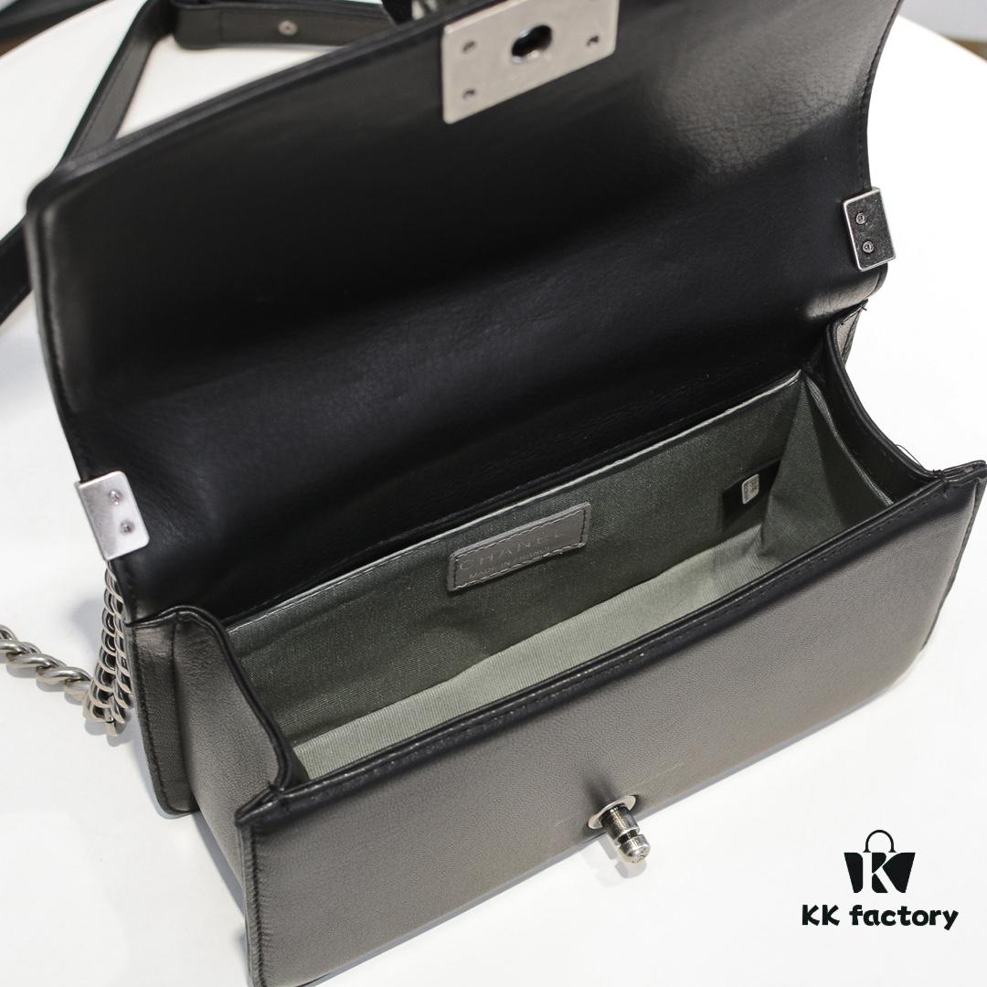69304bc9f09edb6de4c4e51e Chanel Genuine Lambskin Bag with Original Hardware - Full Sheepskin with Thickened Electroplated Metal Fittings