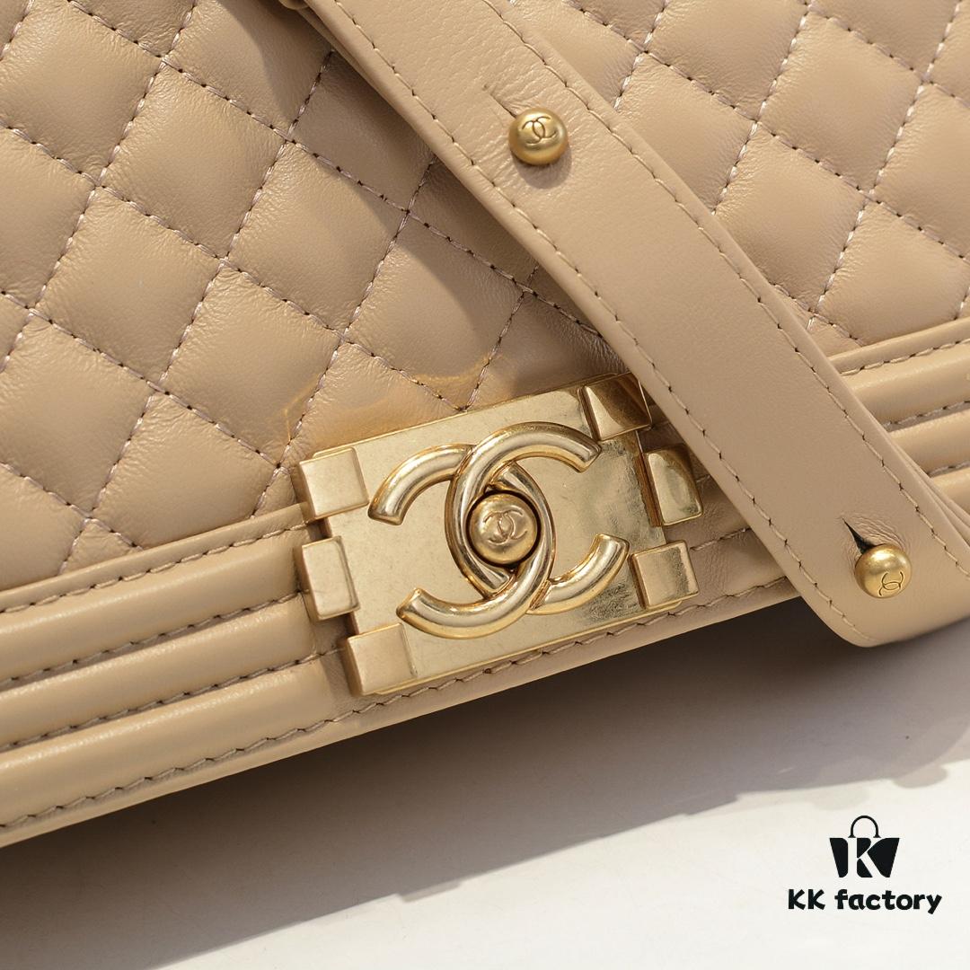 69304bcdf09edb6de4c4e527 Chanel Crown Lamb Leather Bag with Full Sheepskin and Original Hardware - Thickened Electroplated Metal Fittings, High-Quality Craftsmanship, Soft Scratch-Resistant Base, Durable and Stylish