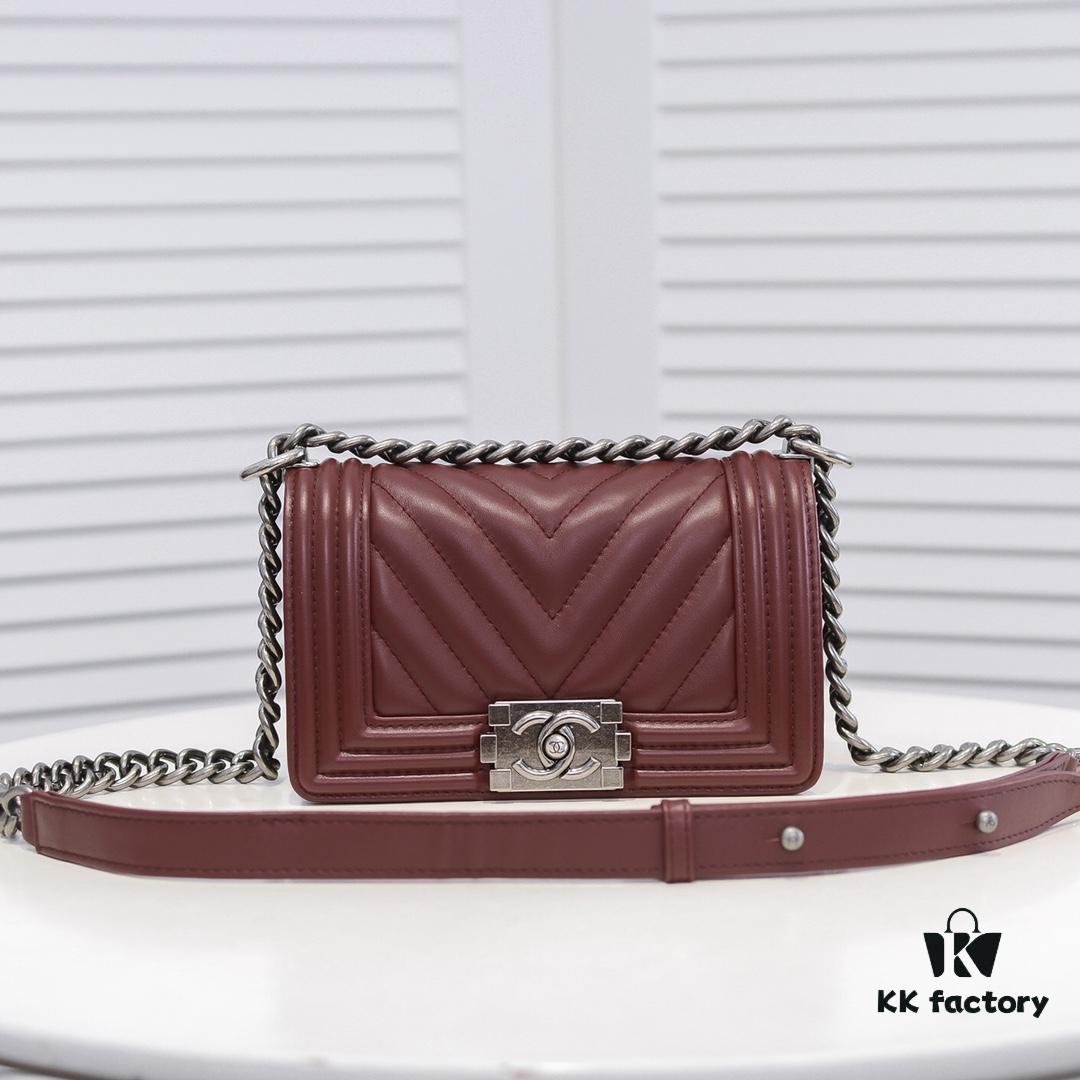 69304bcef09edb6de4c4e52b Chanel Genuine Lambskin Bag with Original Hardware - Full Sheepskin, Thickened Electroplated Metal Fittings, Premium Craftsmanship, Resizable Base with Elastic Recovery, High-End Quality, Fits Perfectly in Display Cabinet, Size 20*12*7cm, Model No. 67085
