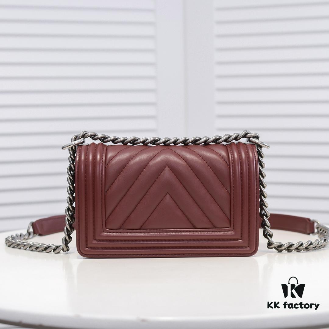 69304bd0f09edb6de4c4e52d Chanel Genuine Lambskin Bag with Original Hardware - Full Sheepskin, Thickened Electroplated Metal Fittings, Premium Craftsmanship, Resizable Base with Elastic Recovery, High-End Quality, Fits Perfectly in Display Cabinet, Size 20*12*7cm, Model No. 67085