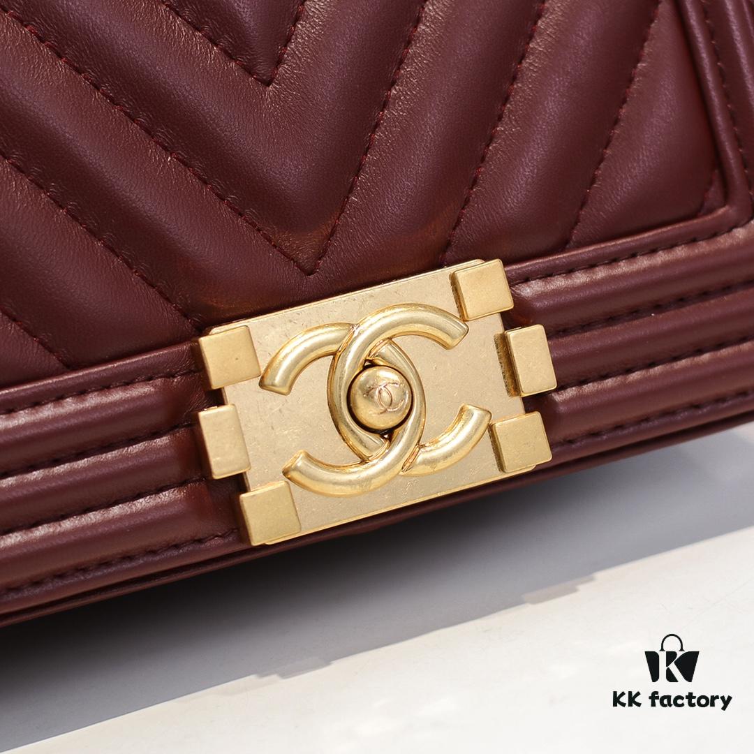 69304bd7f09edb6de4c4e53b Chanel Small Lamb Leather Bag with Full Sheepskin and Original Hardware - Thickened Electroplated Metal Fittings, Premium Craftsmanship, Real Stock Photo