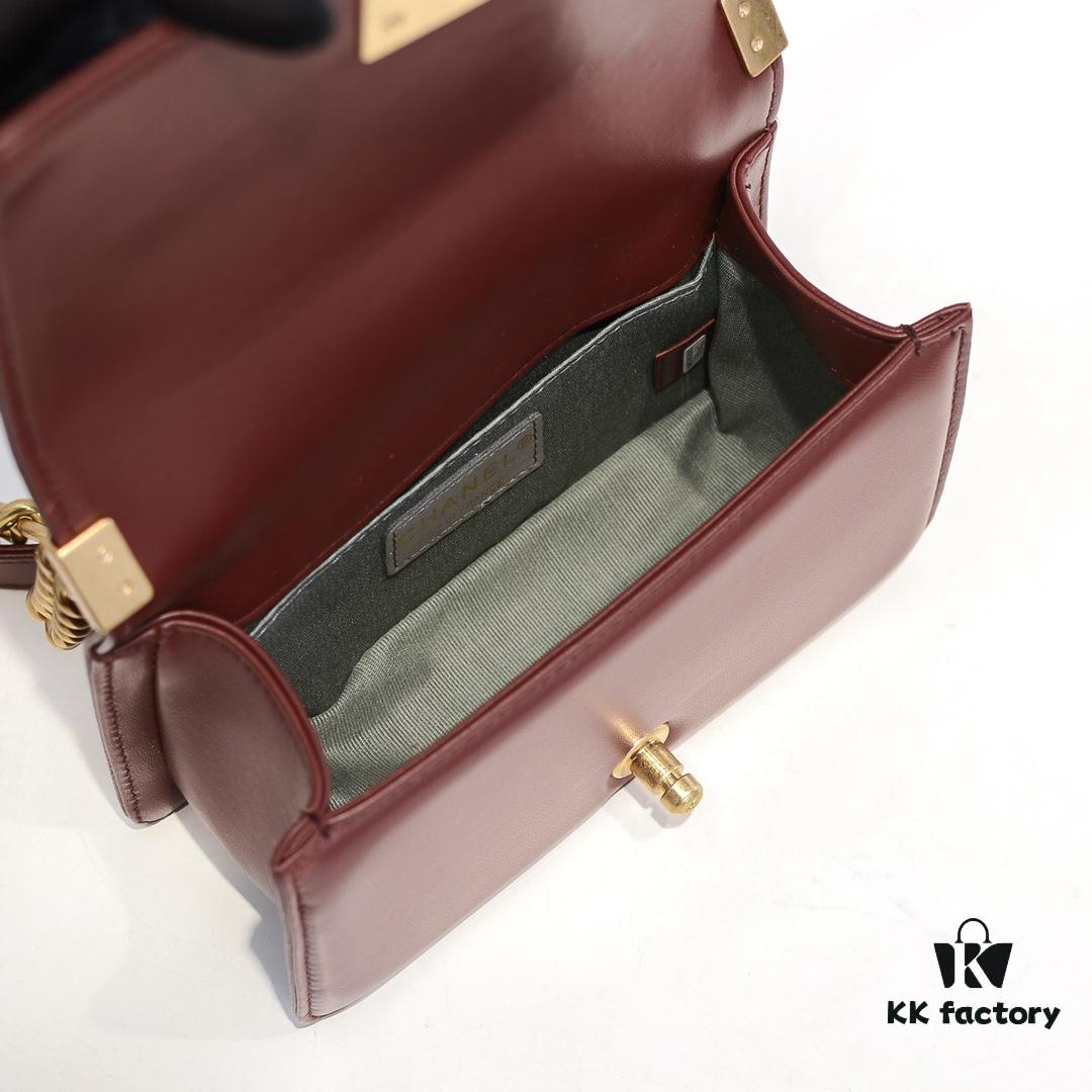 69304bd9f09edb6de4c4e53f Chanel Small Lamb Leather Bag with Full Sheepskin and Original Hardware - Thickened Electroplated Metal Fittings, Premium Craftsmanship, Real Stock Photo