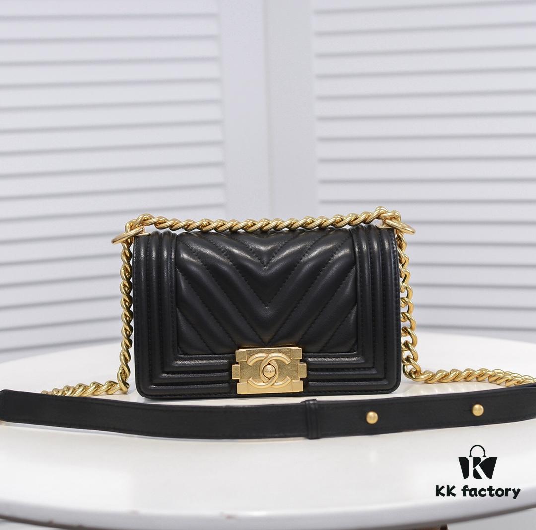 69304bdbf09edb6de4c4e544 Chanel Genuine Lambskin Handbag with Original Hardware - Premium Quality, Full Lambskin with Thickened Electroplated Metal Fittings