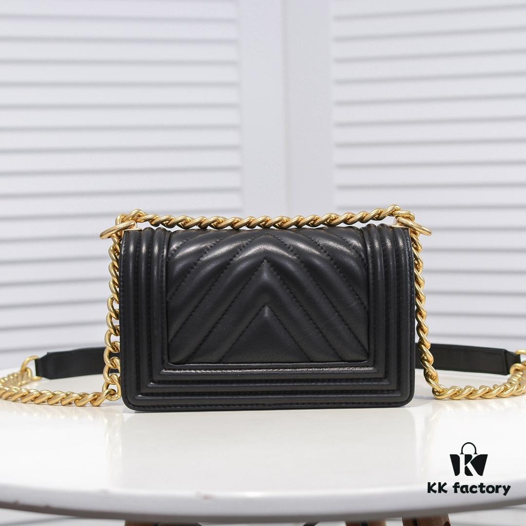 69304bddf09edb6de4c4e547 Chanel Genuine Lambskin Handbag with Original Hardware - Premium Quality, Full Lambskin with Thickened Electroplated Metal Fittings